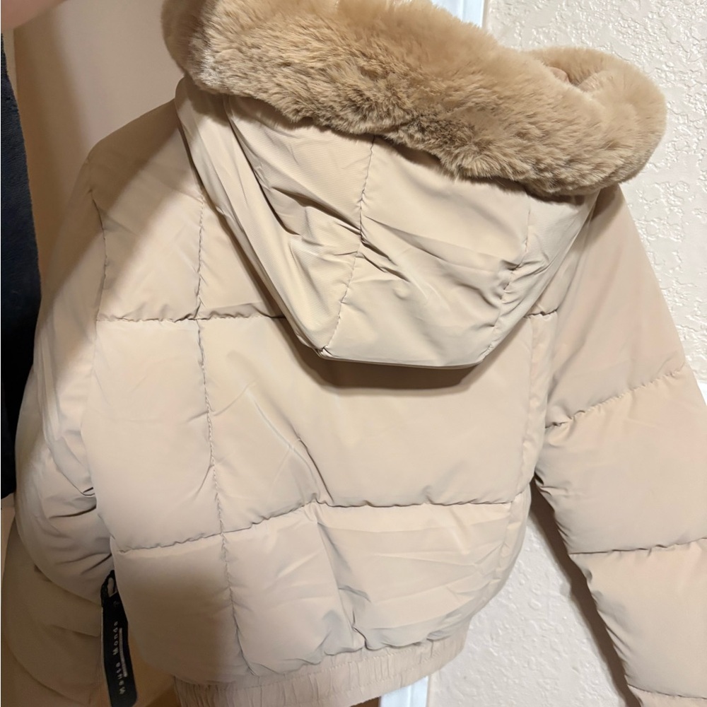 Cream Puffer Jacket with Faux Fur Collar - Picture 3 of 3